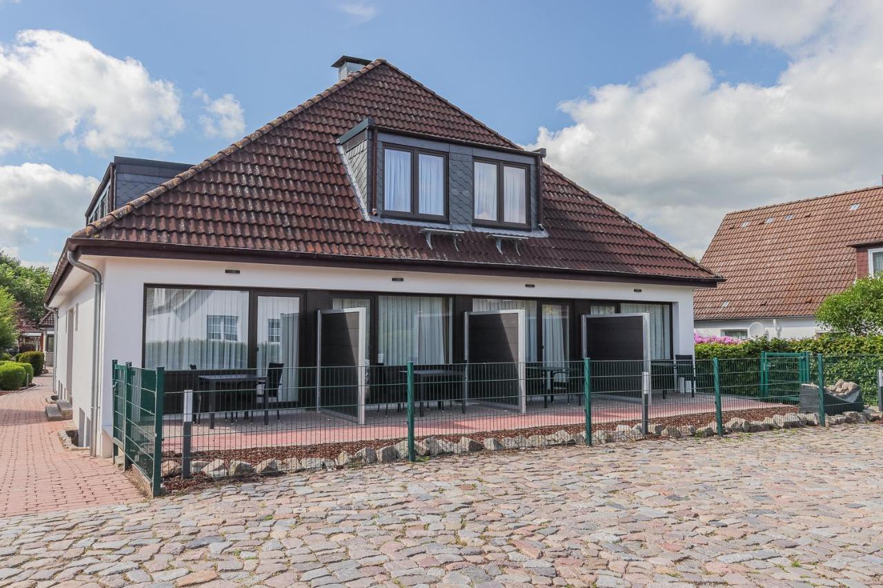 Nur 7 Gehminuten Zum Strand, Sehr Hochwertige Ferienwohnung Mit Terrasse In Ruhiger Lage, Inklusive Parkplatz Und Fahrradunterstellplatz Laesst Keine Wuensche Offen Scharbeutz Ngoại thất bức ảnh