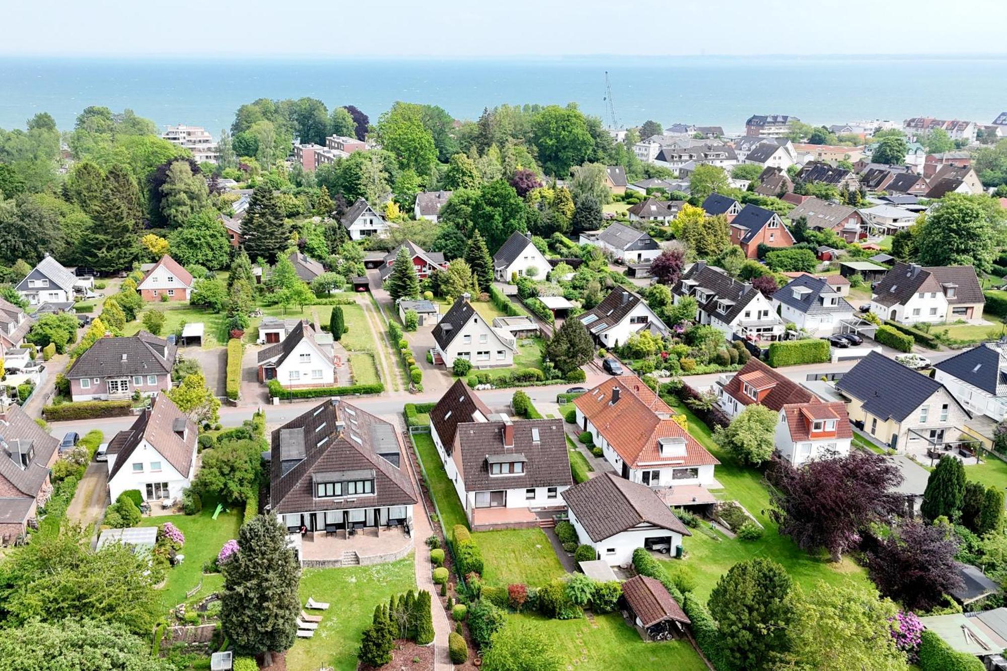 Nur 7 Gehminuten Zum Strand, Sehr Hochwertige Ferienwohnung Mit Terrasse In Ruhiger Lage, Inklusive Parkplatz Und Fahrradunterstellplatz Laesst Keine Wuensche Offen Scharbeutz Ngoại thất bức ảnh
